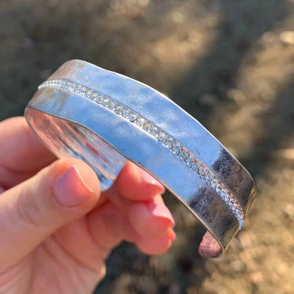 NWT Dimpled Rhinestone Metal Cuff - Picture 10 of 12